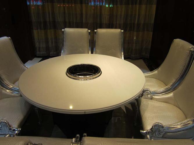 火锅桌,重庆迅能节能燃气设备致力于火锅配套物资的创新,研发